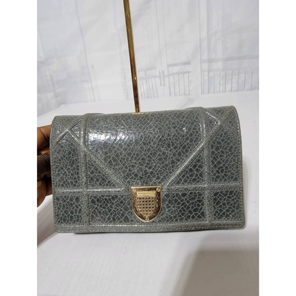 Authentic CHRISTIAN DIOR Metallic Brushed Calfskin Diorama Wallet on Cha… - Picture 4 of 16
